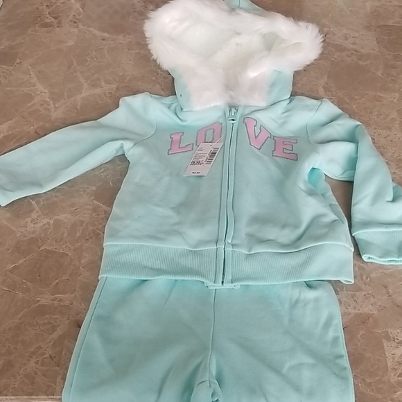 The Children's Place Love Sweat Outfit